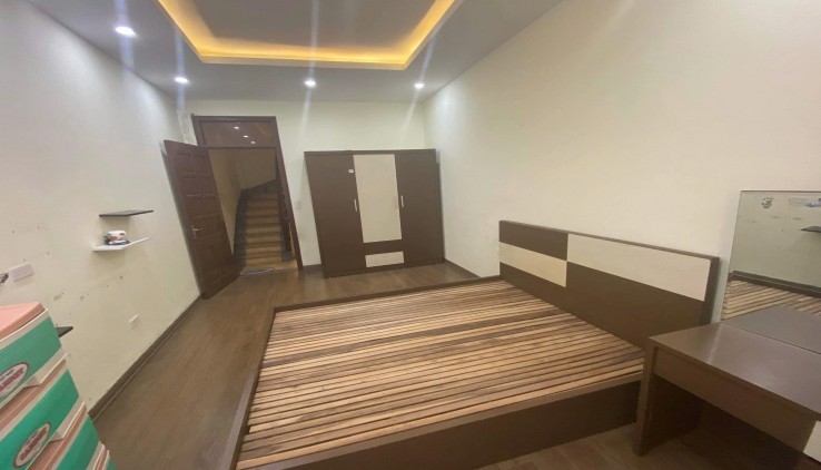 Cho thuê nhà nguyên căn ngõ 327 Trần Đại Nghĩa, 4 tầng, 30m2, 2 ngủ, chỉ 9tr - Full nội thất